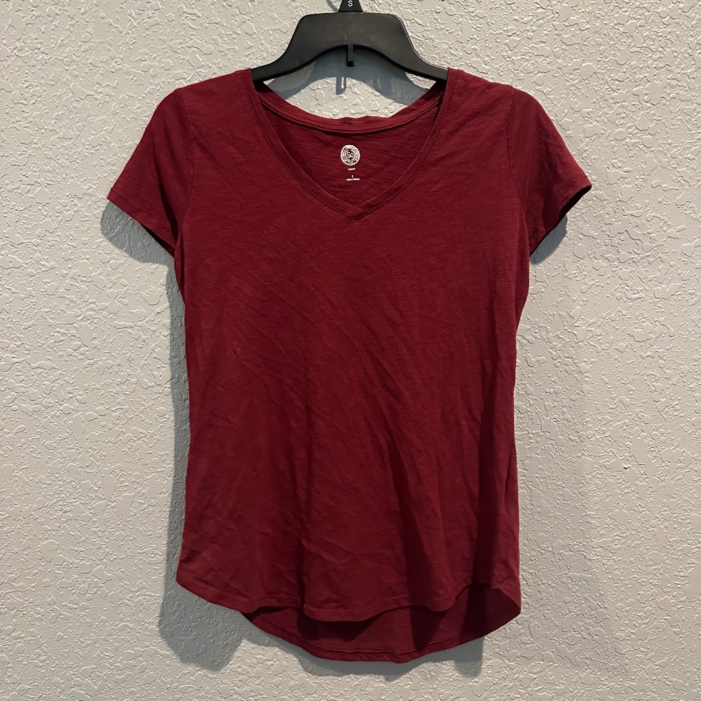 Burgundy V Neck T Shirt - Size S